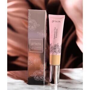 GIRLACTIK 2-in-1 Luminous Tint Foundation LIGHT 1.35 Fl Oz / 40 mL NIB